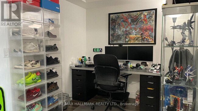 Photo du bâtiment - 565 Wilson Ave