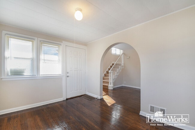 Building Photo - 219 S Beiger St