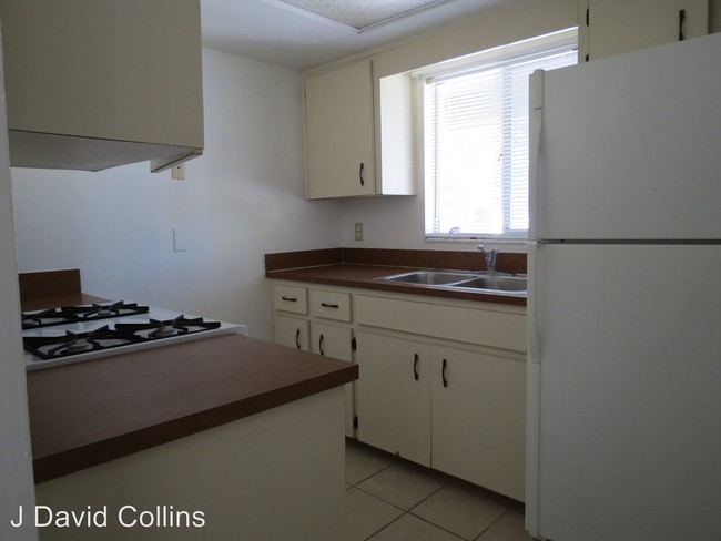 Building Photo - 2025 San Marcos Dr SE