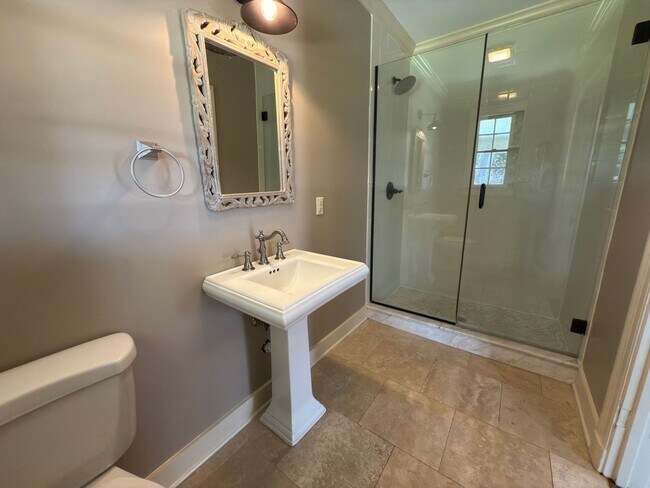 Building Photo - 3 Bed, 2 Bath Home in Southdowns - Fenced ...