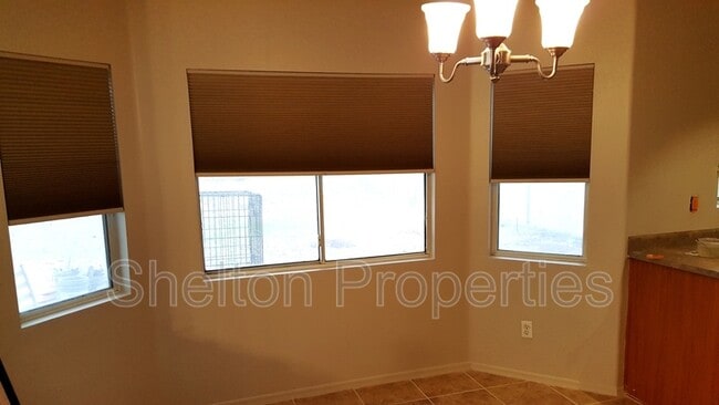 Building Photo - 12532 W Myer Ln