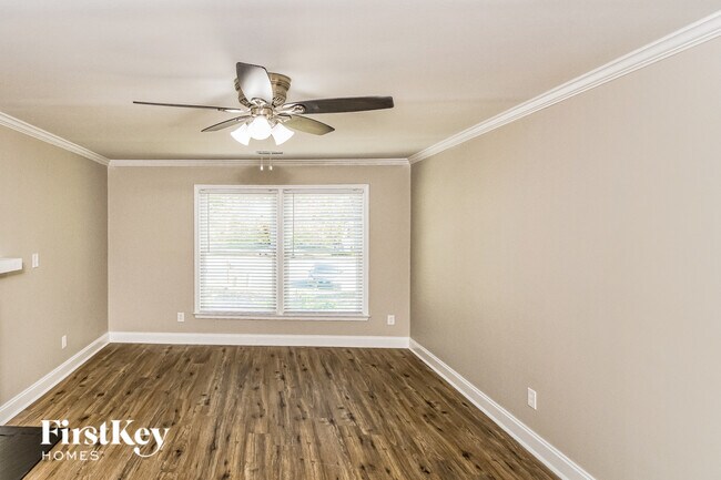 Foto del edificio - 701 Whitby Ct