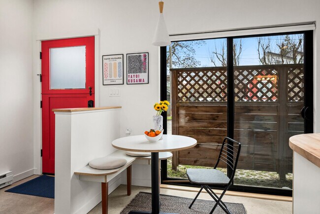 Foto del edificio - 6314 11th Ave NW