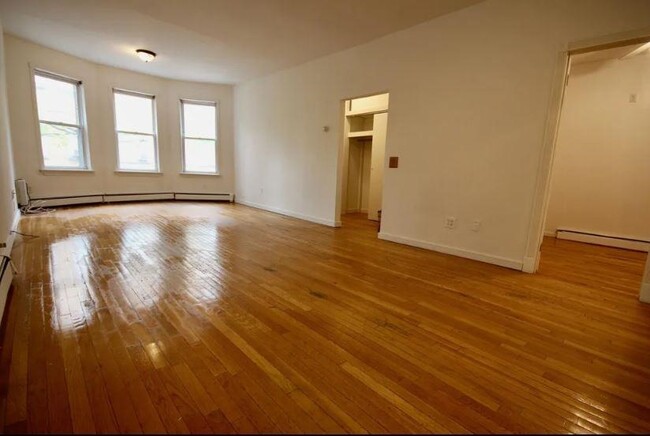 Building Photo - 204 Sherman Ave