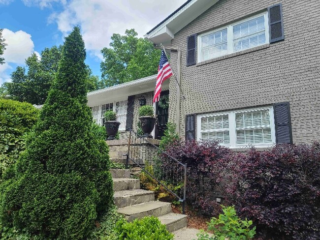 Foto del edificio - 6735 River Springs Ct NW