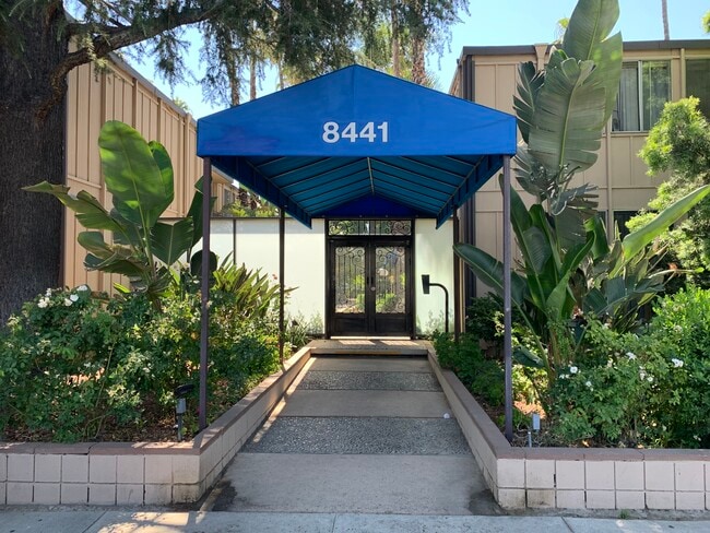 Building Photo - 8441 Balboa Blvd