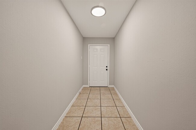 Foto del edificio - 8607 Valley Forest Dr