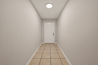 Building Photo - 8607 Valley Forest Dr