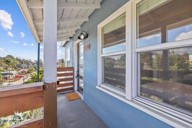 Foto del edificio - Charming 2Bdm 1Ba upstairs Unit in North P...