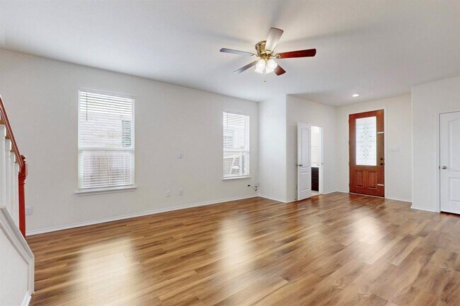 Foto del edificio - 17308 Crazy Arm Rd