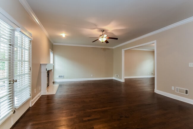 Foto del edificio - 100 Marsh Glen Point