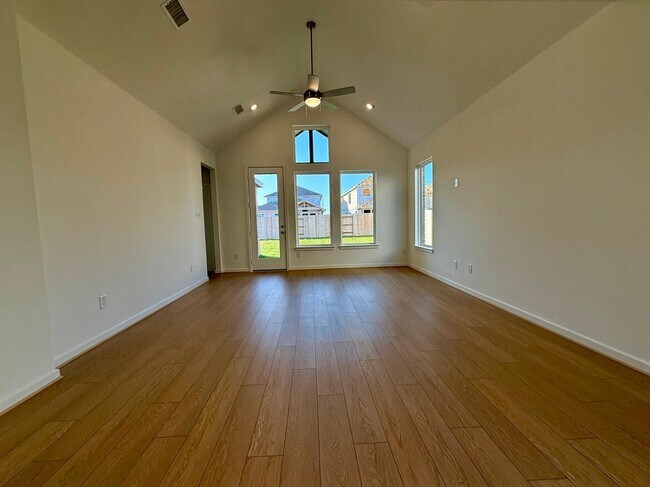 Foto del edificio - 22142 Ingham Blf Ln