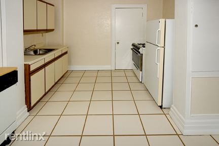 Primary Photo - 2450 Overlook Rd