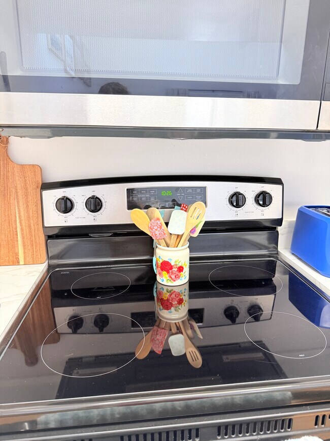 Foto del edificio - 387 Knox McRae Dr