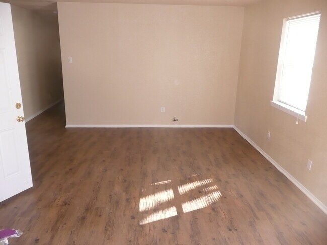 Foto del edificio - 7609 Carlos St