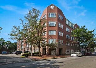 Building Photo - 289 Essex St