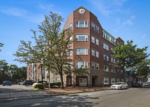 Building Photo - 289 Essex St