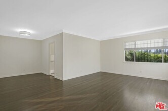 Building Photo - 4058 9th Ave