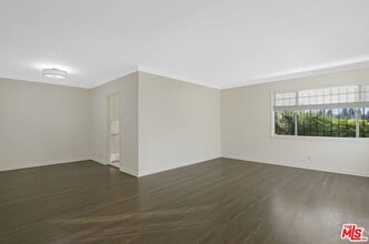 Building Photo - 4058 9th Ave
