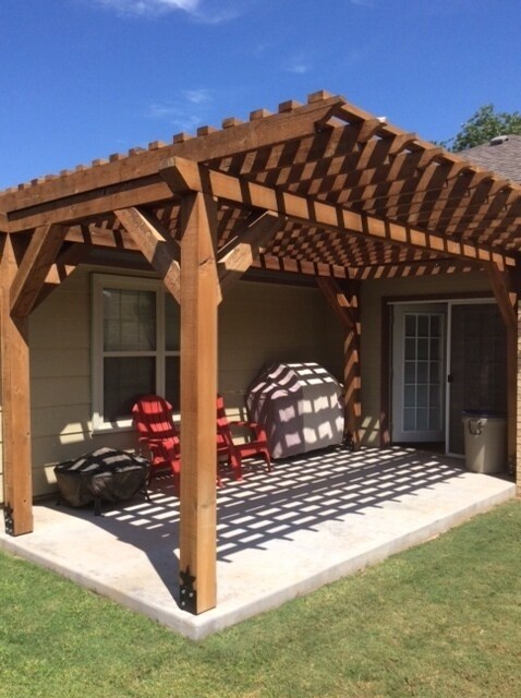 Foto del edificio - 3 bed / 2 bath / 2 car garage home Availab...