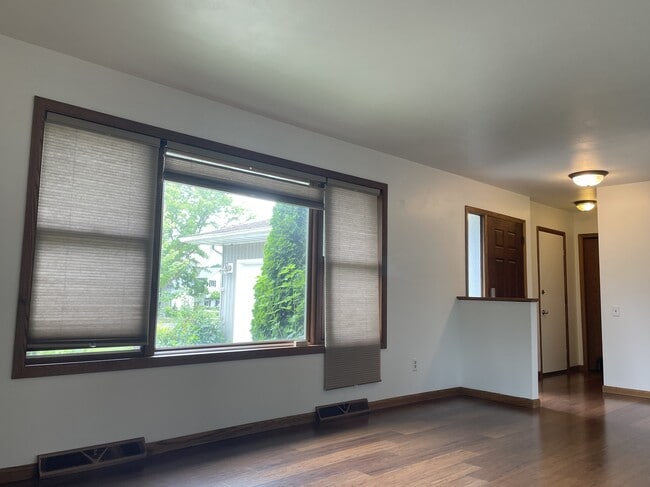 Building Photo - 323 Santa Fe Trail