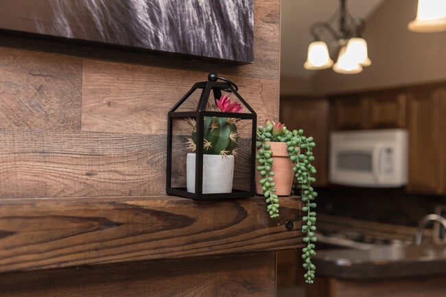 Foto del edificio - 20415 Linden Tree Dr