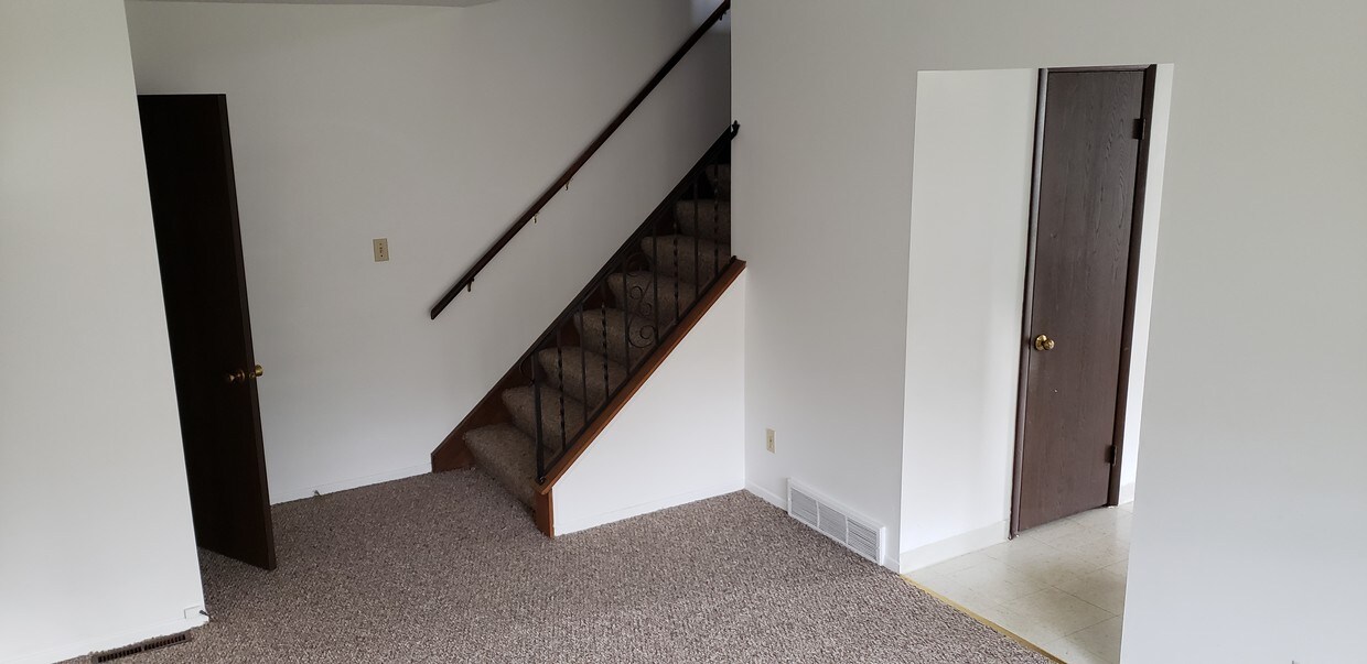 110 Lynwood Dr, Edinboro, PA 16412 Townhome Rentals in Edinboro PA