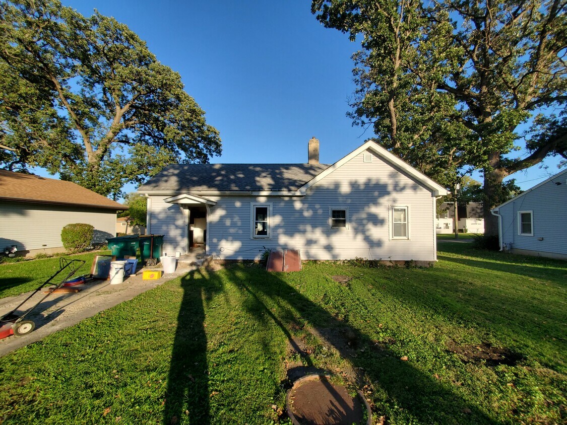 1 - 206 S 4th Ave