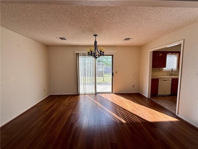 Building Photo - 9 Dunedin Dr