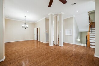 Building Photo - 5629 Dolores St