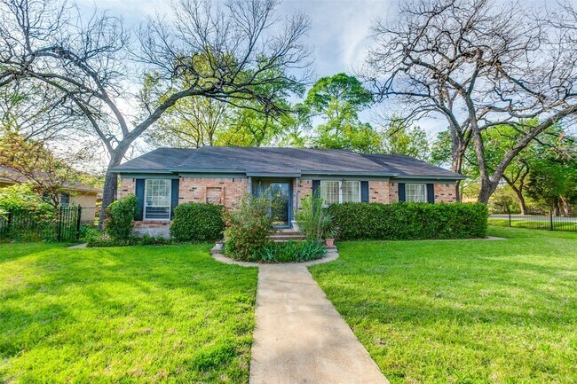 Foto del edificio - 9551 E Lake Highlands Dr
