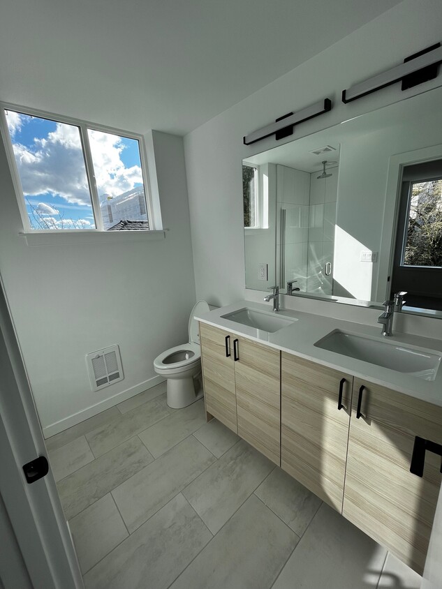 Foto principal - 845 Hiawatha Pl S
