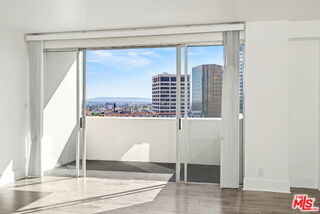 Foto del edificio - 969 Hilgard Ave