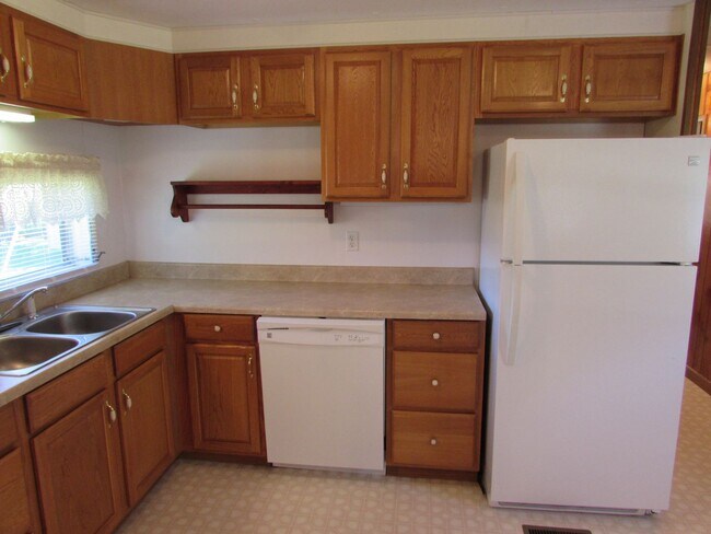 Foto del edificio - Quiet Country Setting Home