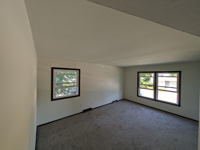 Living Room - 224 Pleasant St