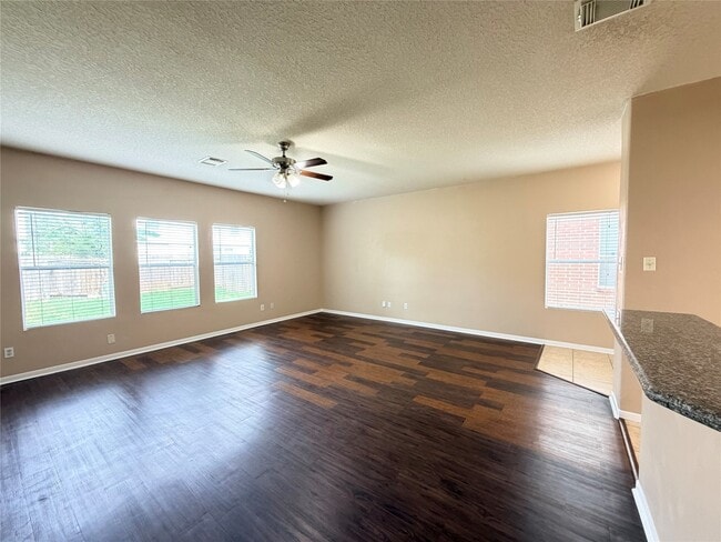 Building Photo - 15423 Fir Woods Ln