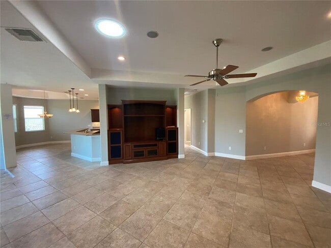 Building Photo - 627 Quinby Way