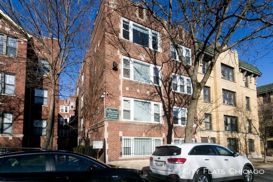 Primary Photo - 1724 W Juneway Terrace