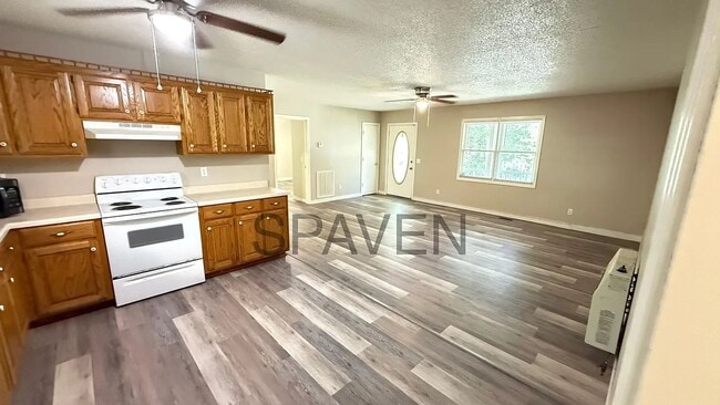 Building Photo - Cute Country Home in Kentucky Lakes