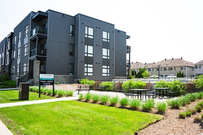 Building Photo - 170 Cope Dr