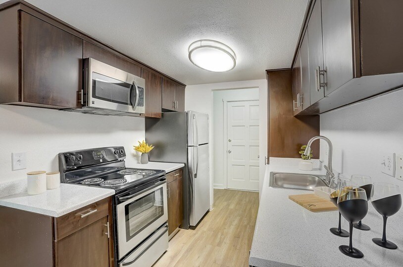 ReNew Lea Hill Apartments in Auburn, WA