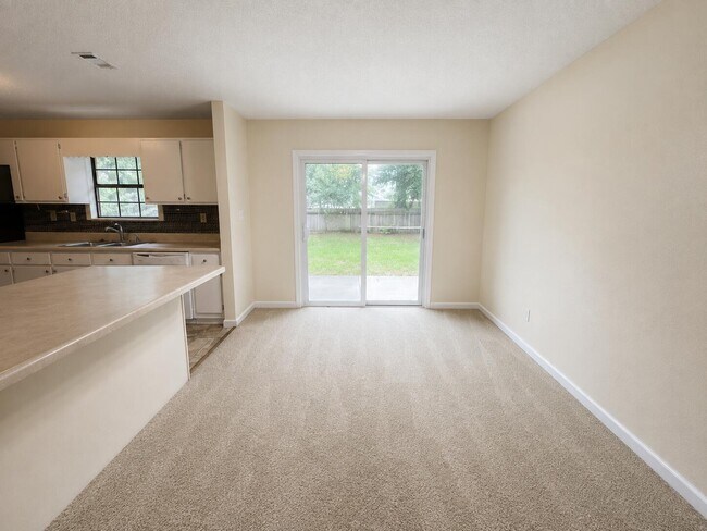 Building Photo - 303 Springwood Cir