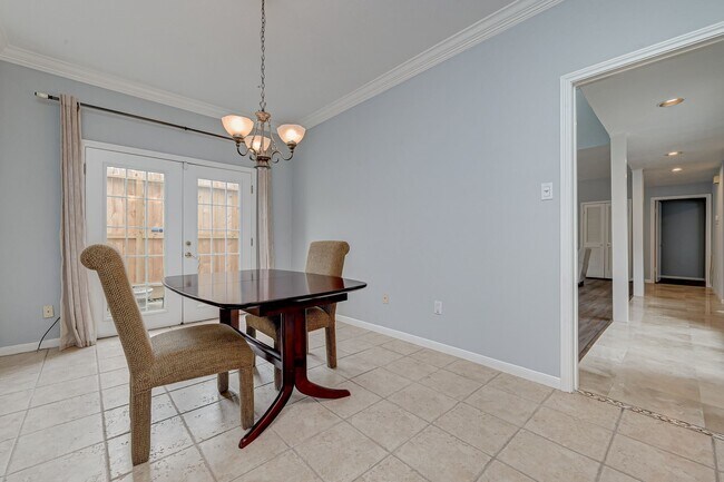 Building Photo - 2555 Bering Dr