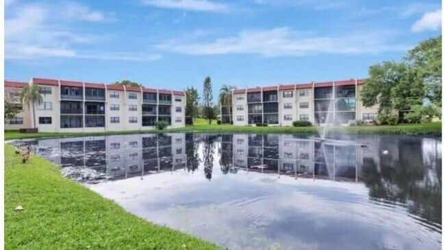 Foto del edificio - 2050 Oleander Blvd