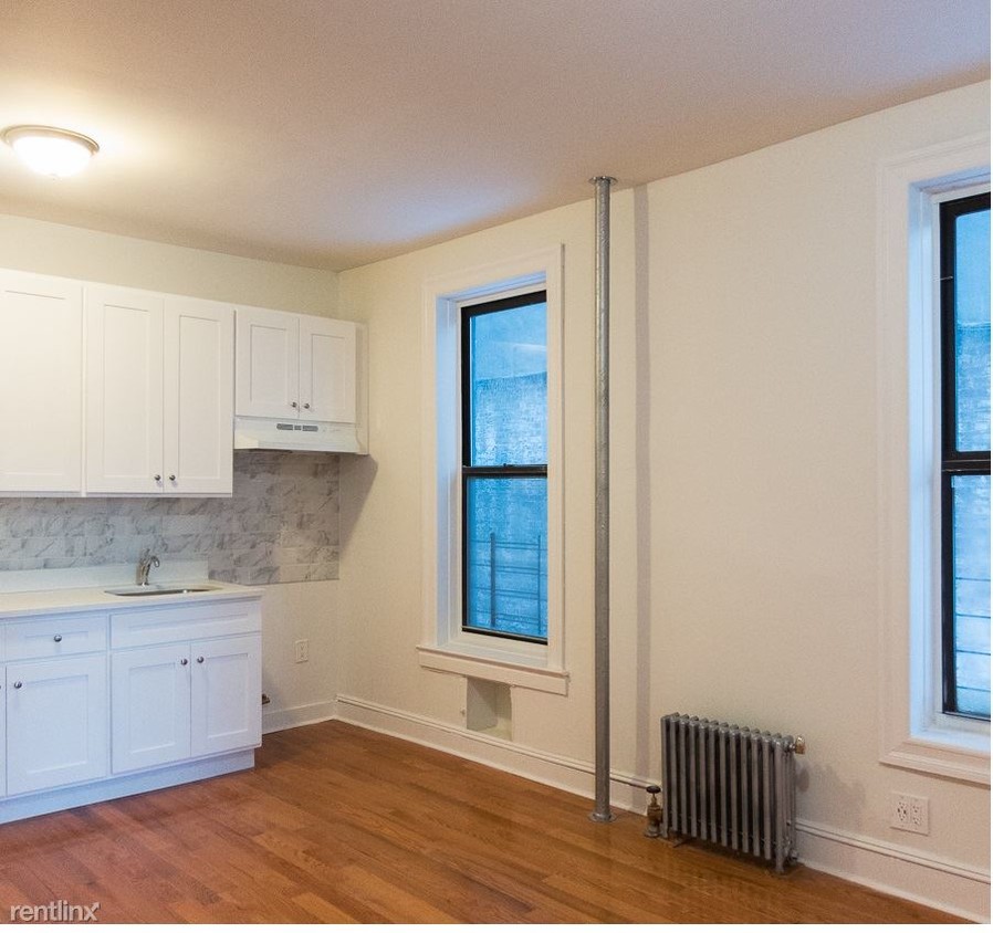 Building Photo - 160 Fenimore St
