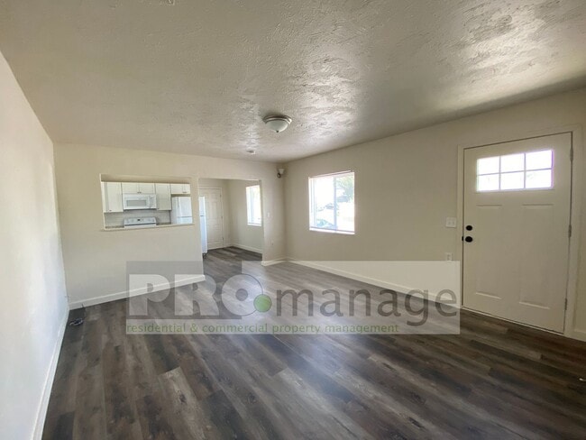 Foto del edificio - 437 W Crowley St
