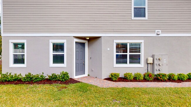 Building Photo - 3 Bedroom, 2.5 Bath Townhouse in Wesley Ch...