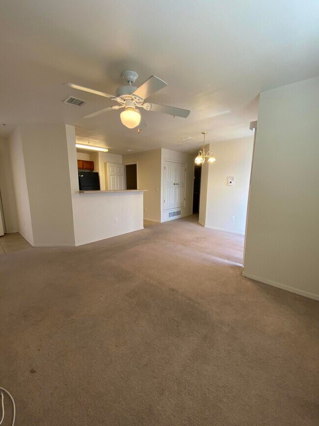 Building Photo - 6027 Brook Hollow Dr