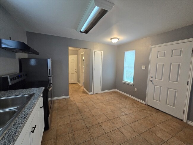 Building Photo - 3231 Angelfish Cove