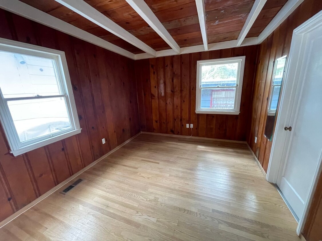 Foto principal - 2 Bed 1 Ba PG House walking distance to beach